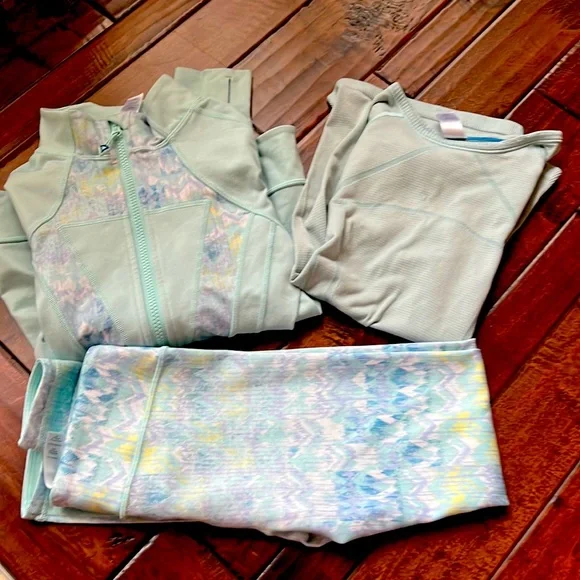 3 piece teal Ivivva outfit size 10. Shirt, zip up jacket and pants. - Picture 1 of 6